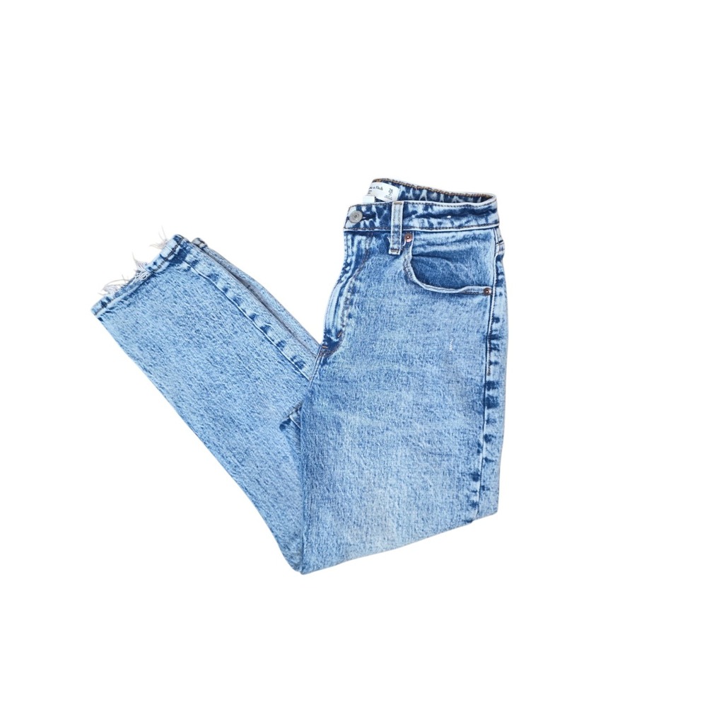 Abercrombie & Fitch Curve Love Mom Jeans Womens 26 High Rise Crop Light Wash